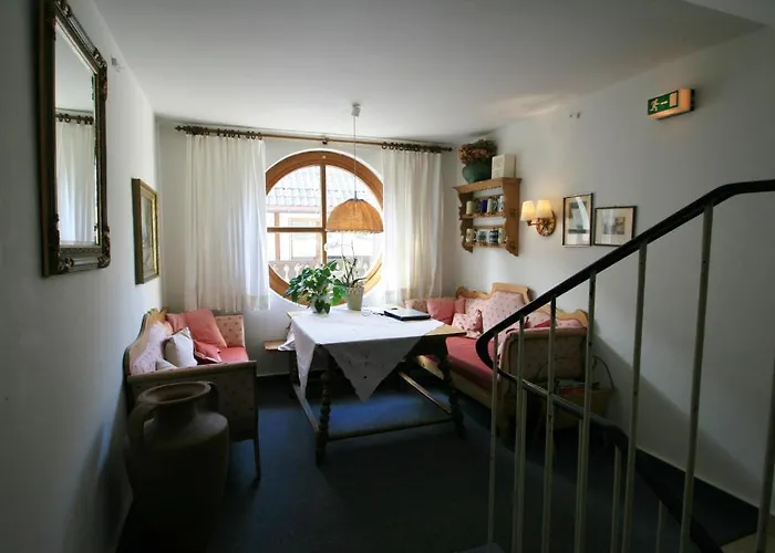 Отель Hotel-gasthof Rose Обераммергау